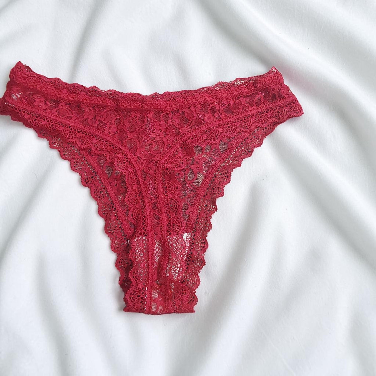BRAGUITA CACHETERO DE ENCAJE FLORAL ROJO 🍒🌺